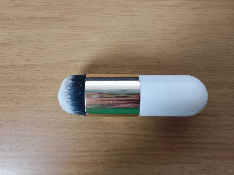 WYPRZEDAŻ- dostawa 1zł- Nowy pędzel do makijażu