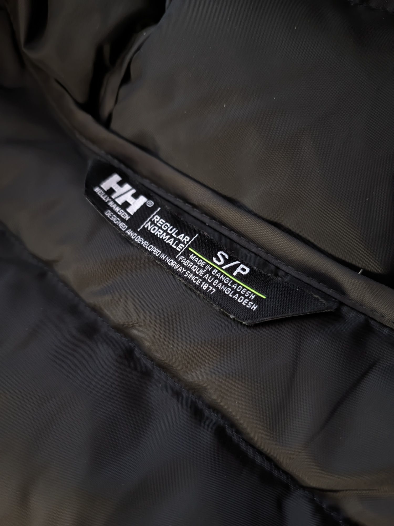 Нова пухова куртка Helly Hansen Svalbard Down Jacket