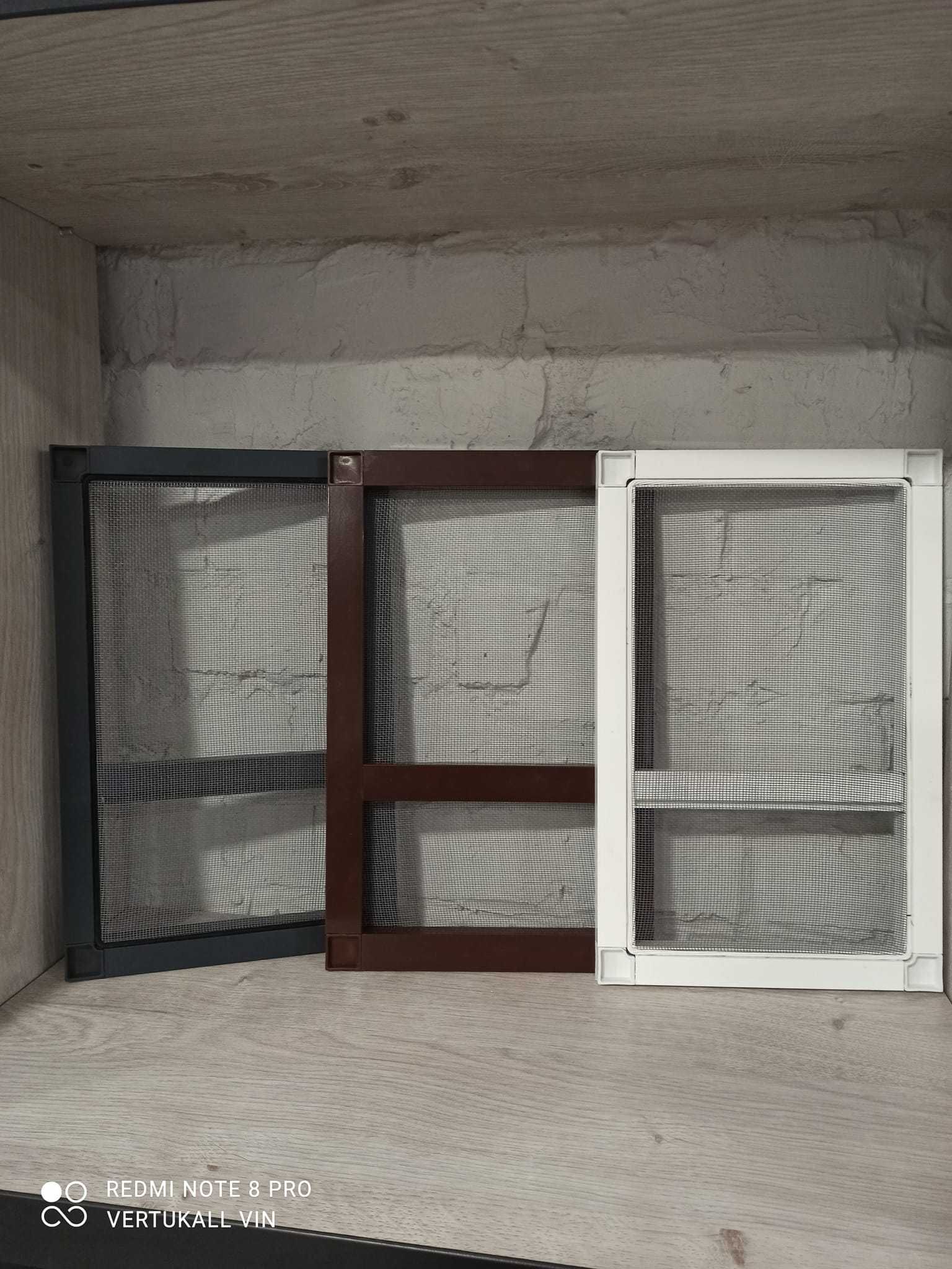Москітна сітка на вікна та на двері