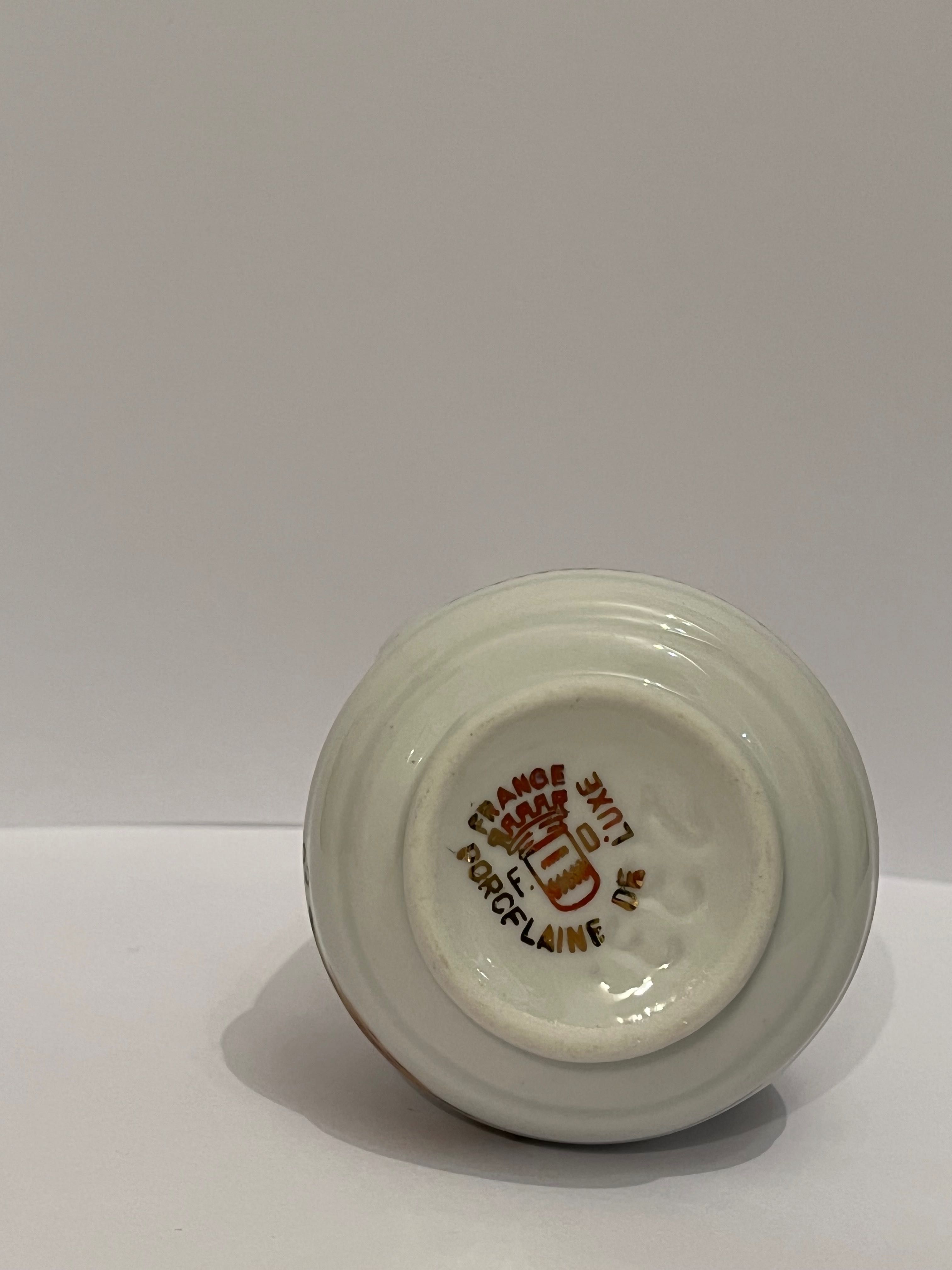 France porcelain De Luxe F.O. Wazon