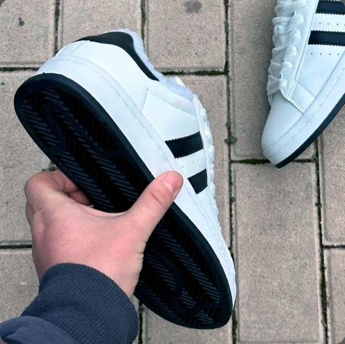 Білі кросівки чоловічі зима