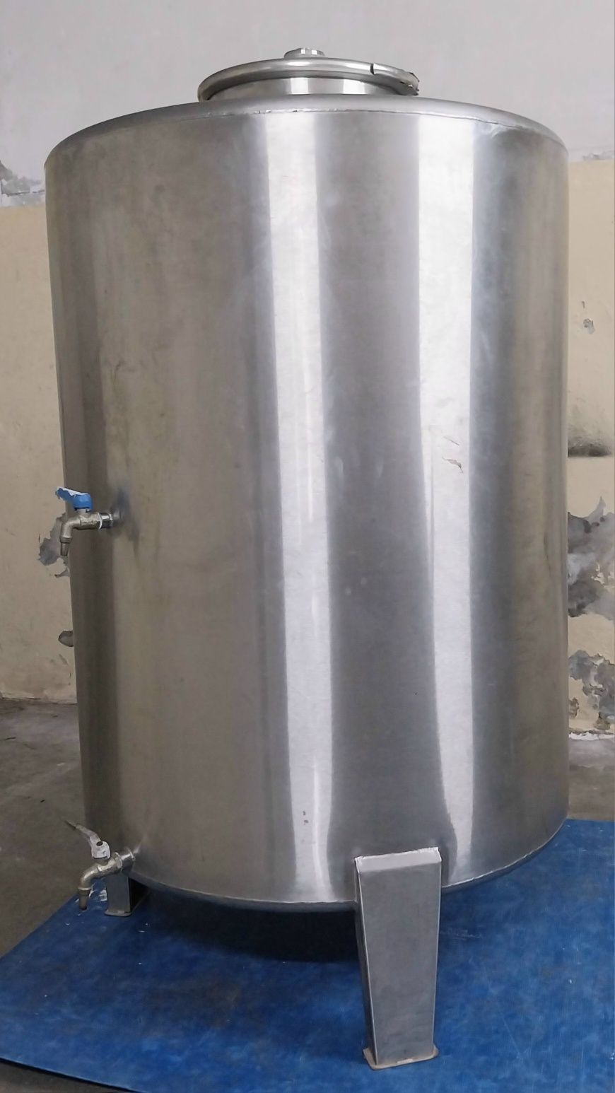 Cuba de 550L c/ nova , lavada e pronta a usar.Possibilidade de entrega