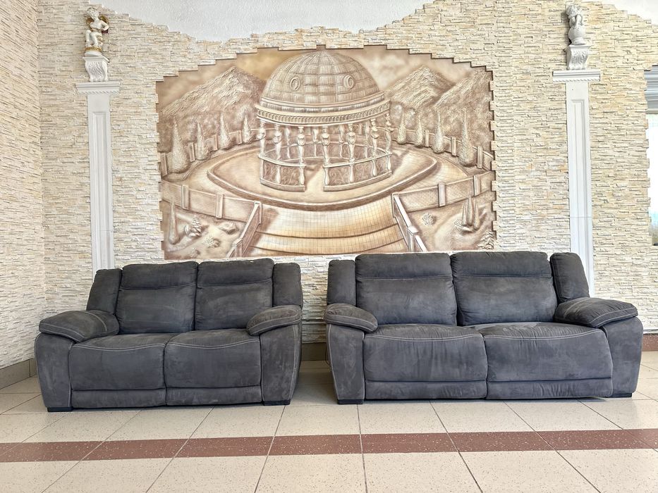 Комплект велюрових тканинних диванів з електрореклайнером з Німеччини