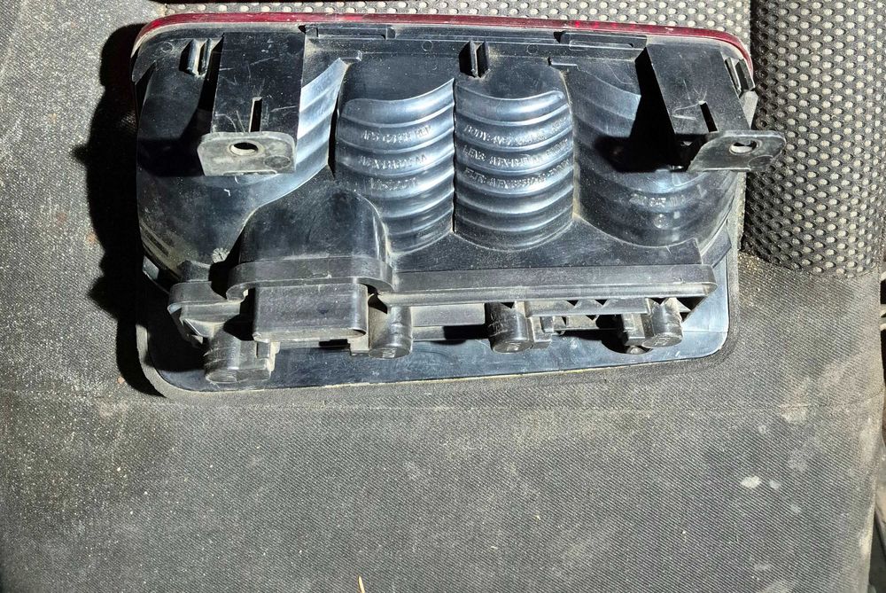 Задній ліхтар, стоп, R правий  Volkswagen Caddy