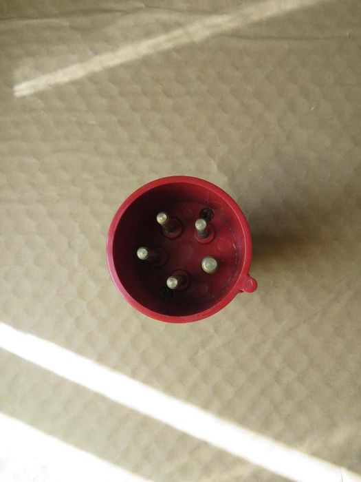 Ficha industrial MACHO trifásica 16A 3P+N+T 380V IP44 VERMELHO