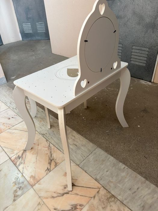 Vendo tocador de criança  + banco