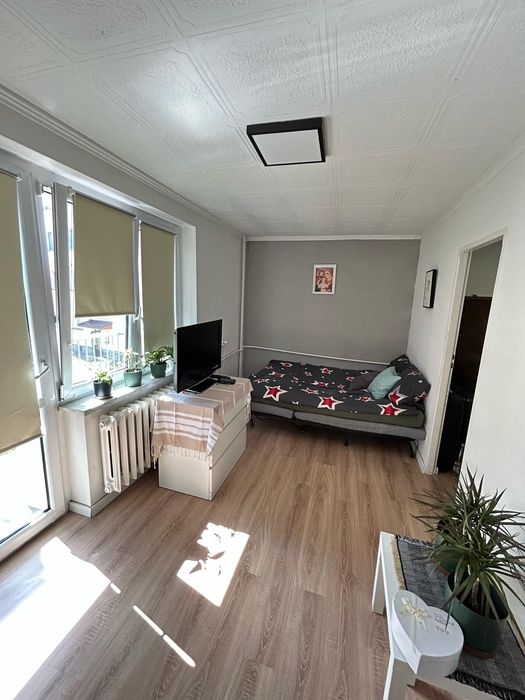 Wynajmę 2 pokojowe mieszkanie Kietrz centrum urządzone balkon tanio
