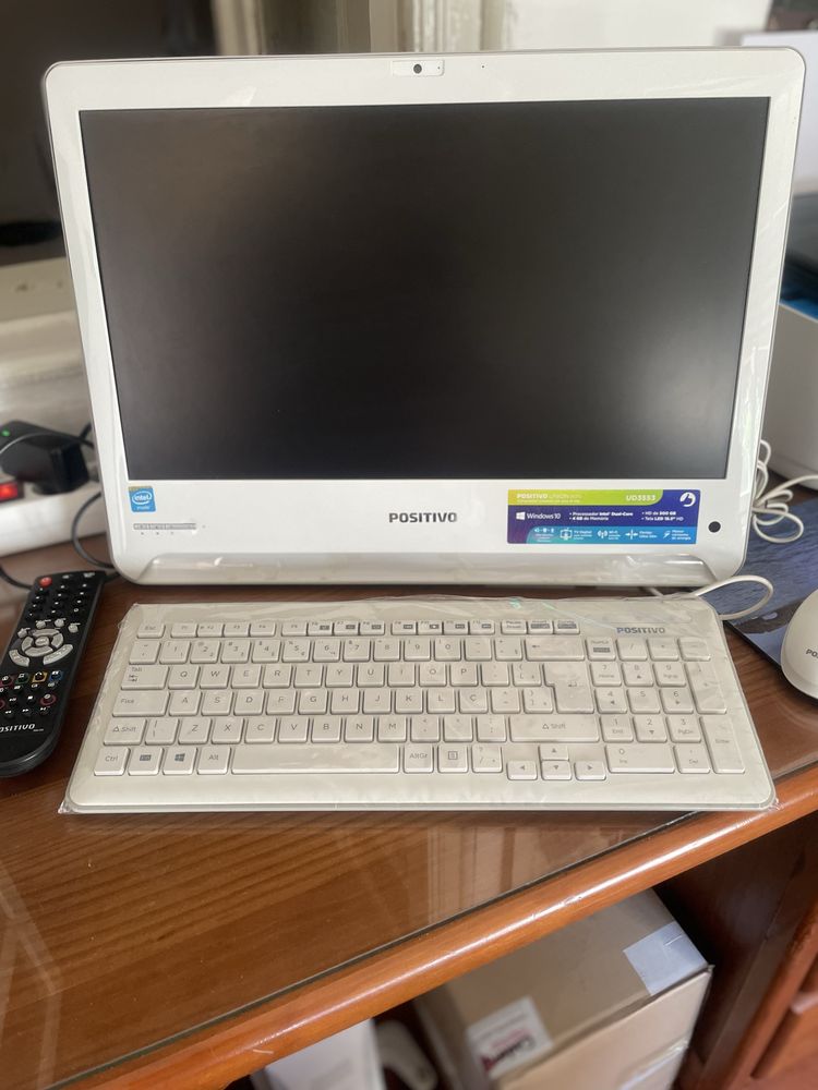 Computador de Mesa Positivo