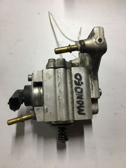 ТНВД паливний насос Ford Mondeo 1.8 SCI БЕНЗИН.