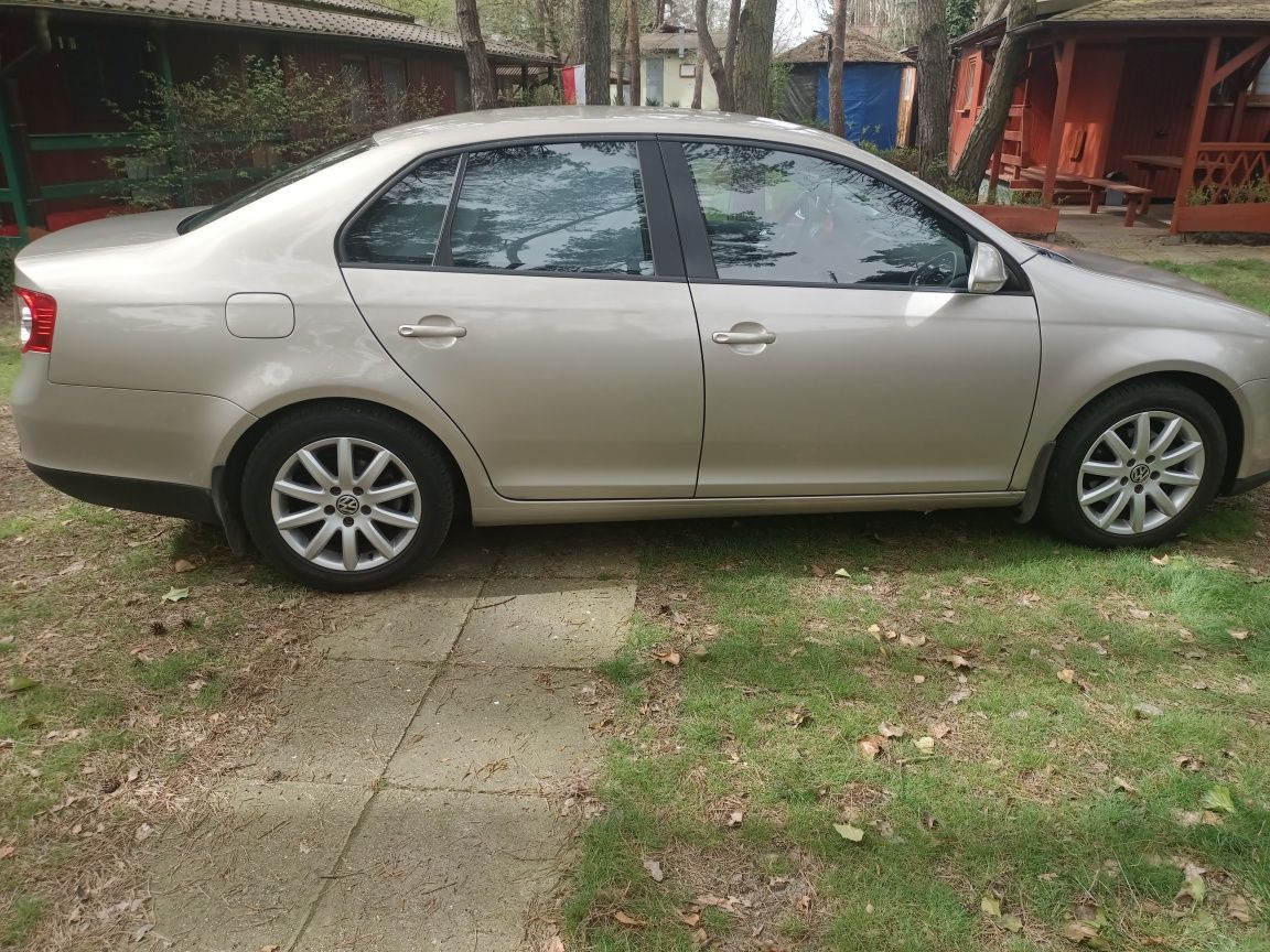 Volkswagen Jetta 1,4 TSI 2009 rok