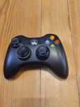 Kontroler do Xboxa 360.