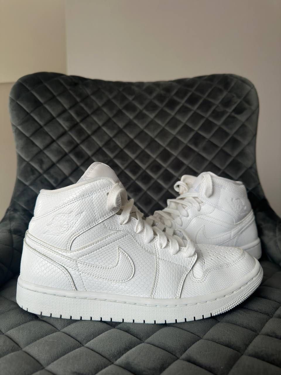 Кросівки Nike Air Jordan 1 mid snake skin white