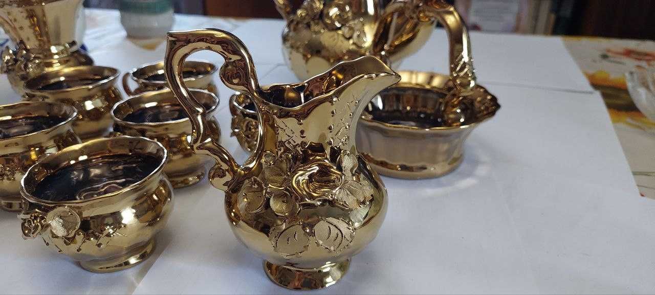 Сервизы, наборы посуды. Разные.