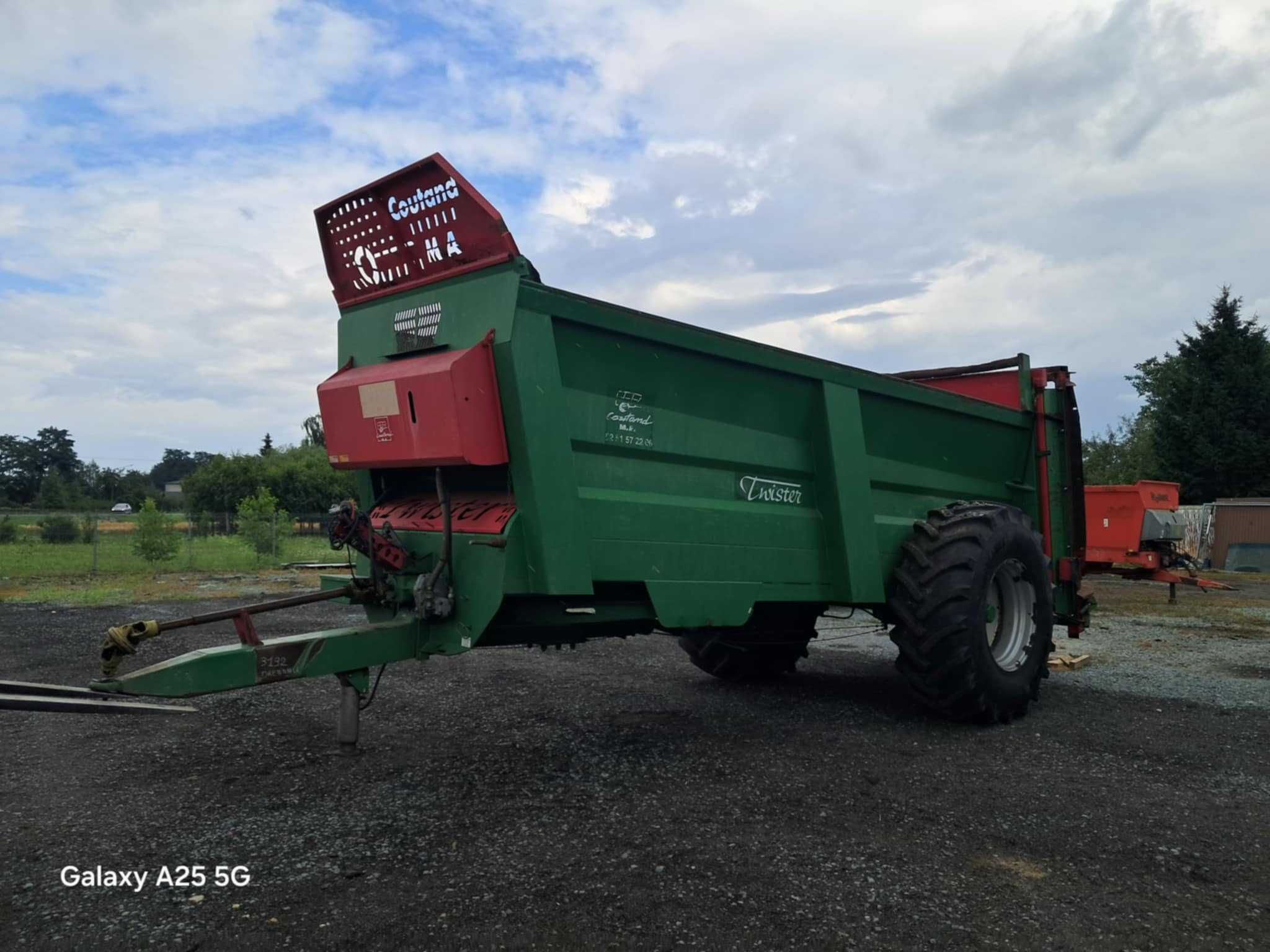 Rozrzutnik obornika Coutand 14 ton,rok 2017(Jeantil,Rolland,Brochard)