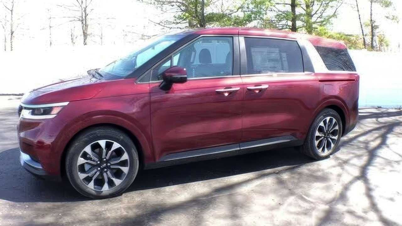 2022 Kia Carnival EX