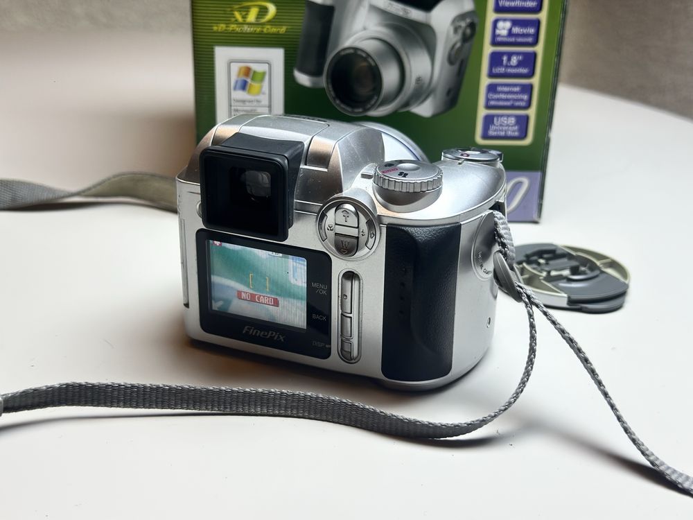 Fujifilm Finepix S3000 aparat cyfrowy, vintage analog look y2k