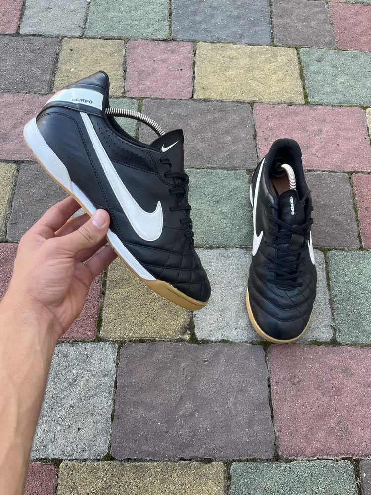 Футзалки Nike Tiempo Бампи Сороконожки