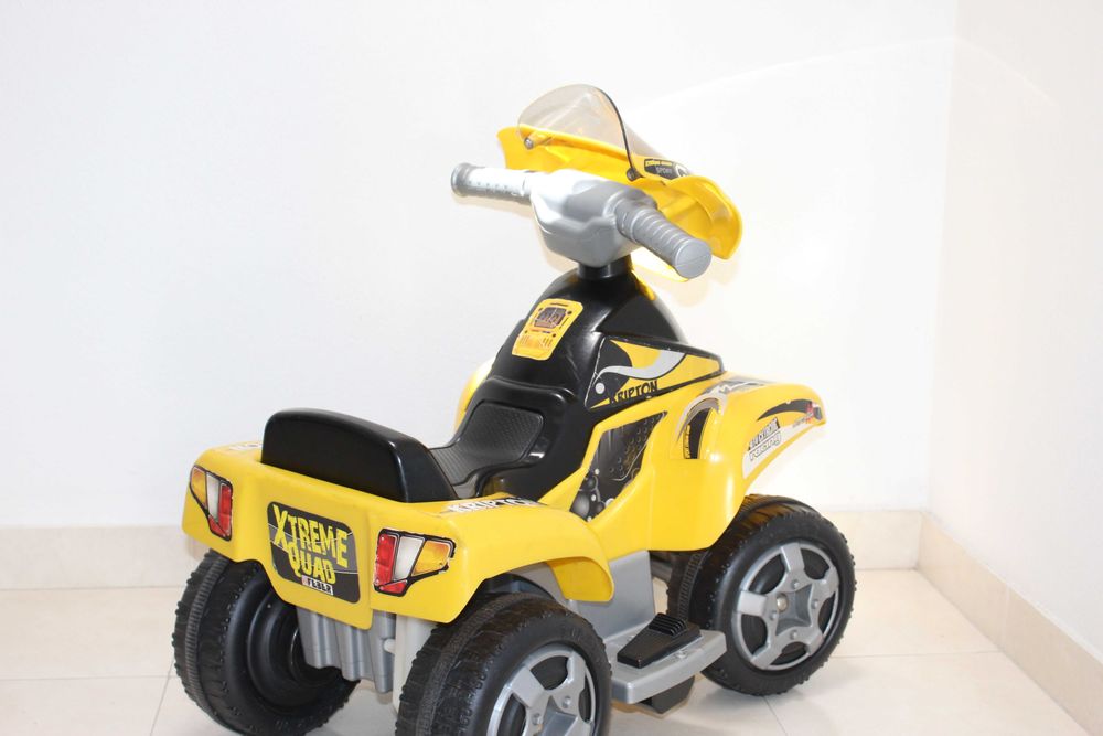 Mota eletrica 4x4 para Criança a bateria com carregador