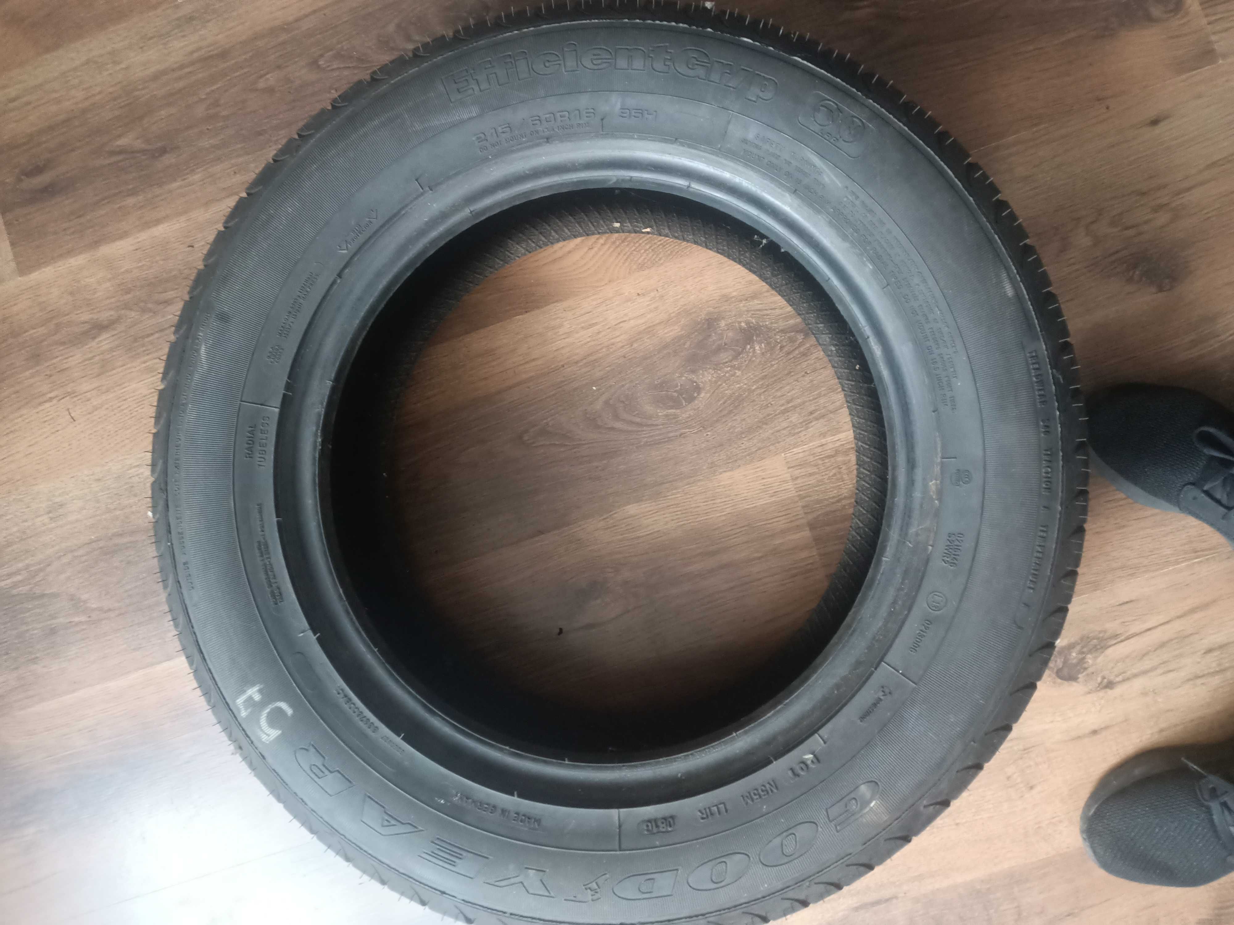 Opona GOODYEAR EfficientGrip 215/60/16 95H