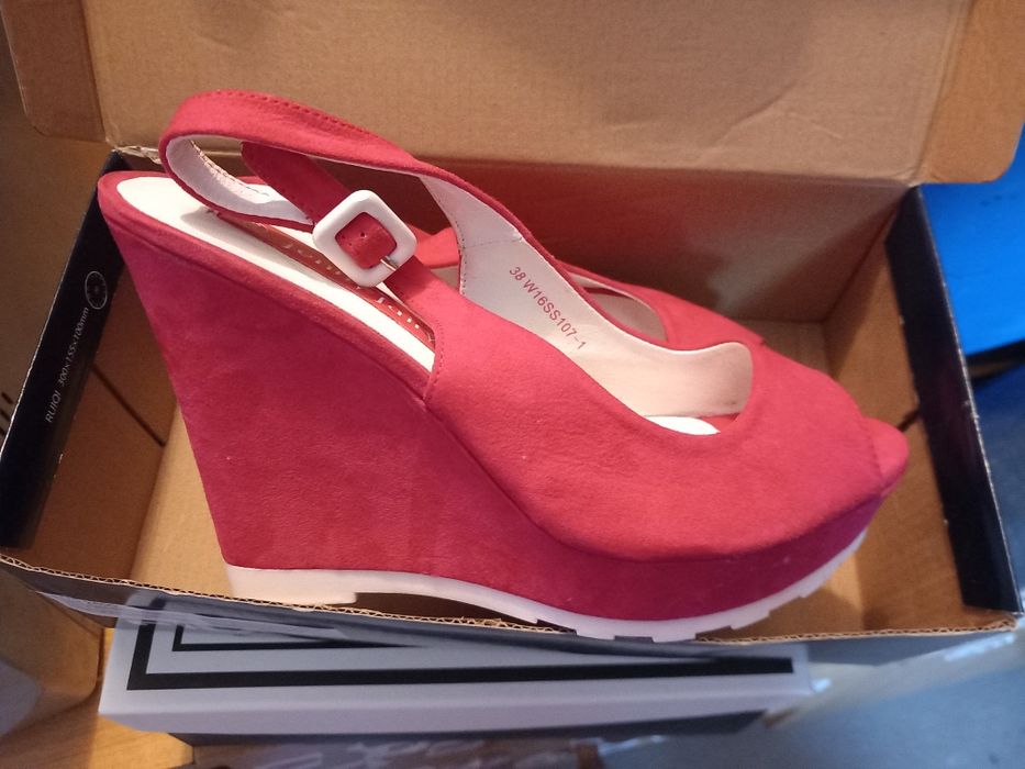 Buty szpilki r 39 klapki