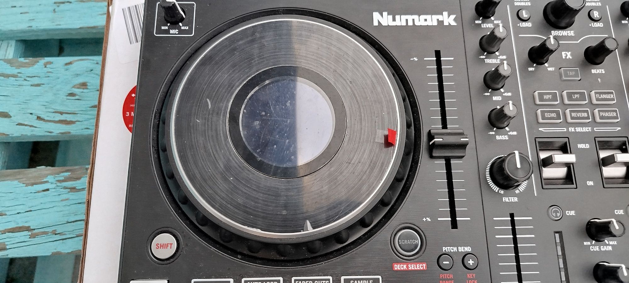 Vendo Numark Mixtrack Platinum FX