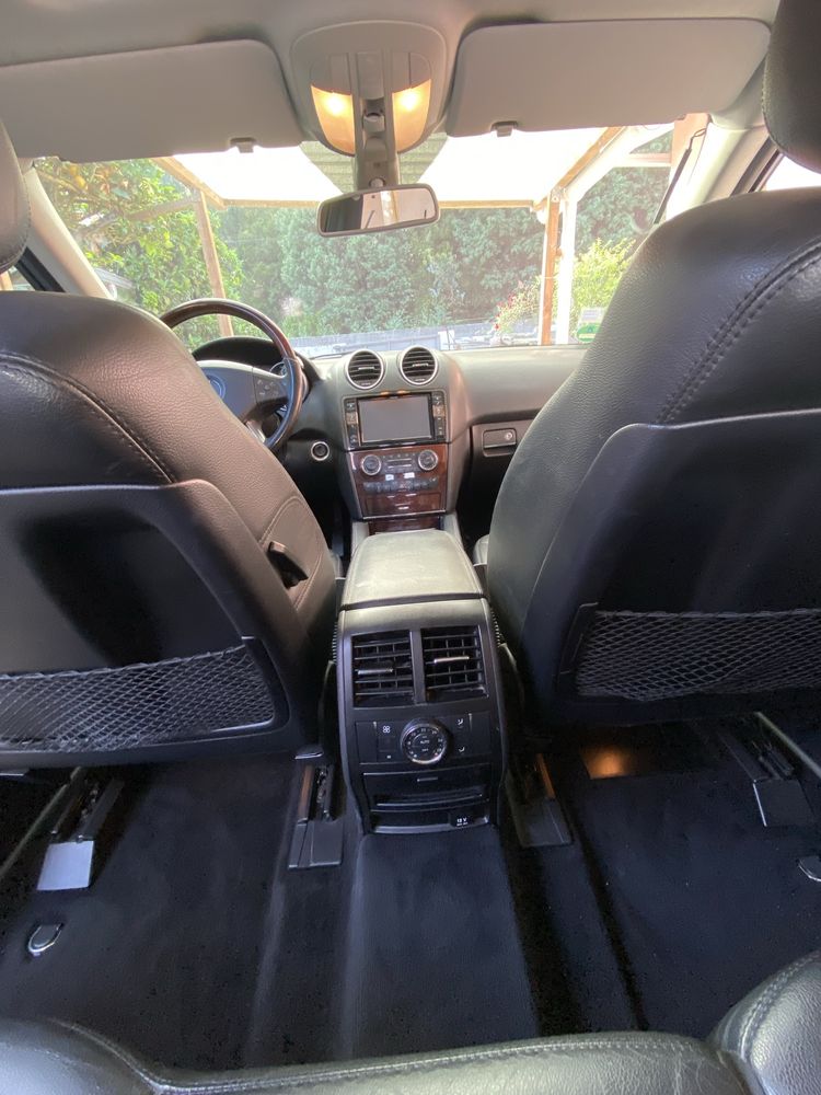 Carro em bom estado ( Mercedes ML 350  V6)