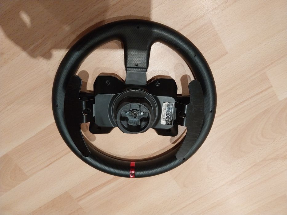 Thrustmaster t300 com motor como novo