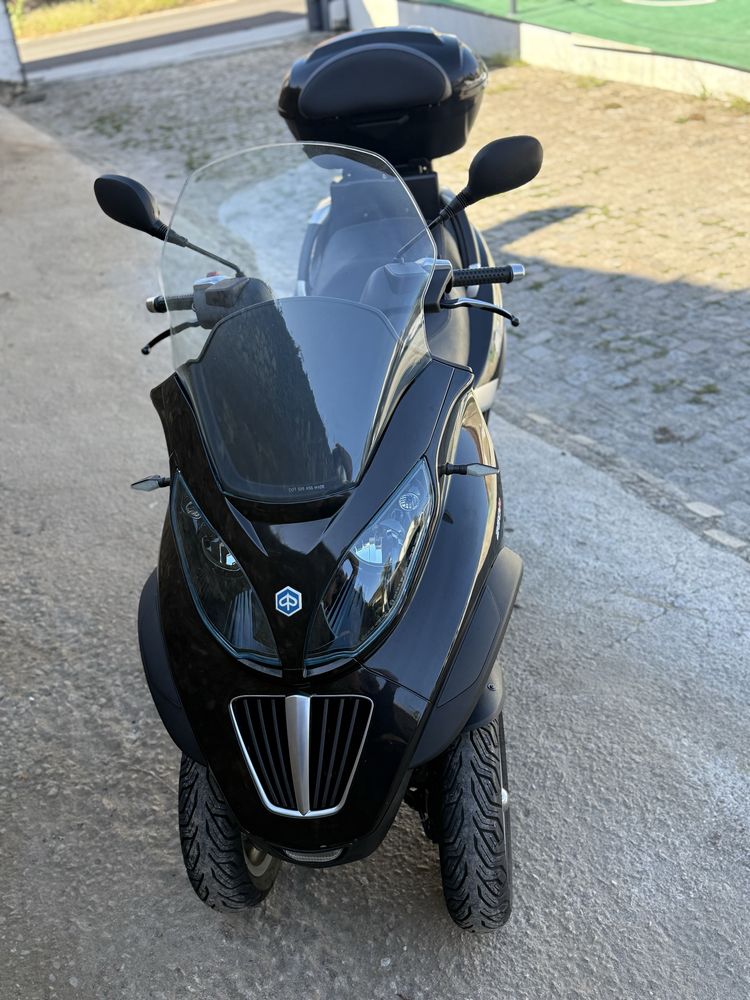 Triciclo 250 I E COMO NOVO