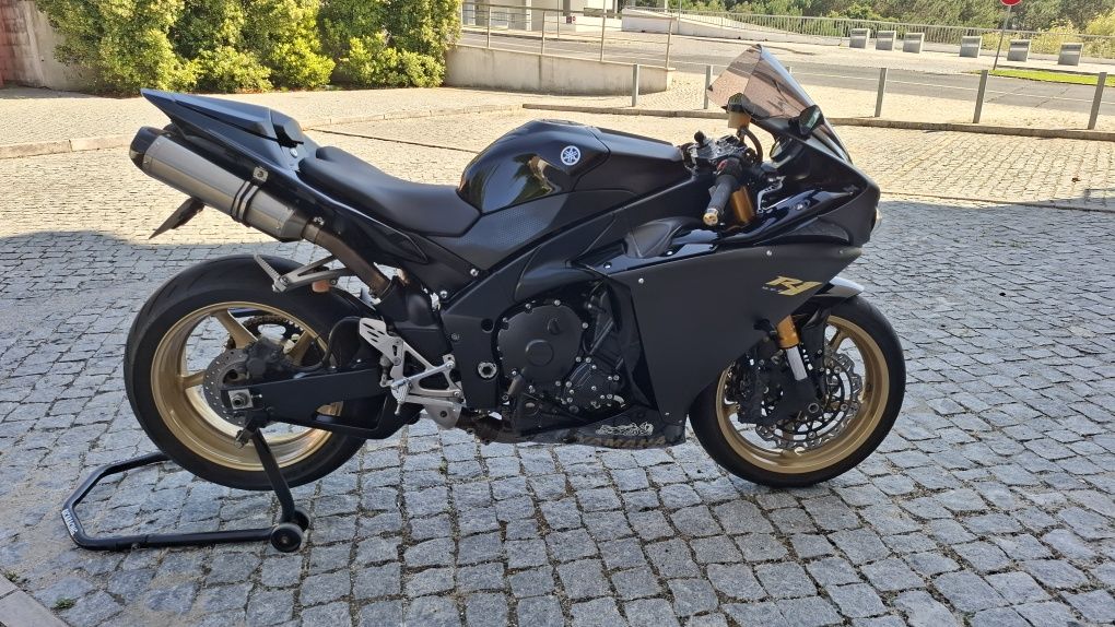 Yamaha r1 crossplane