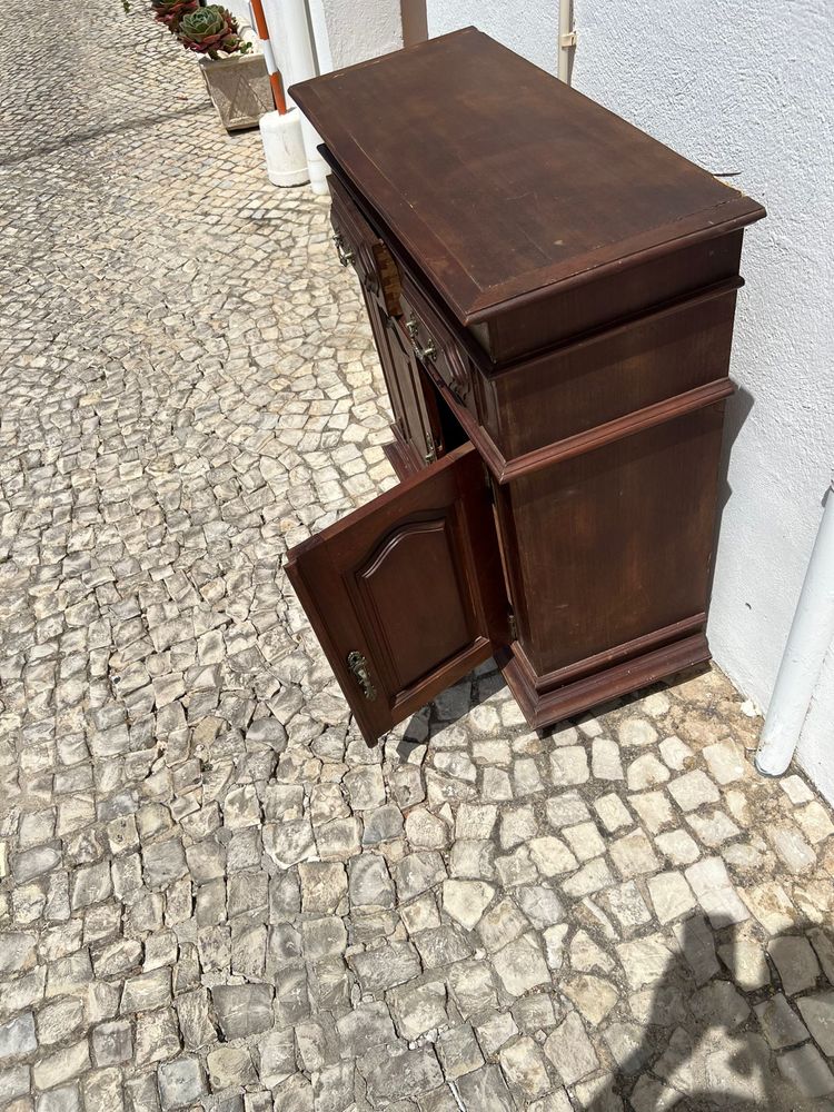 Comoda de Madeira