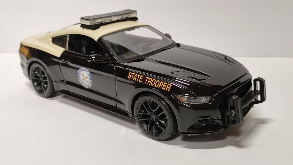 Policyjny Ford Mustang Floryda, Maisto, skala 1:18