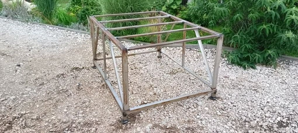 Stół metalowy , montażowy