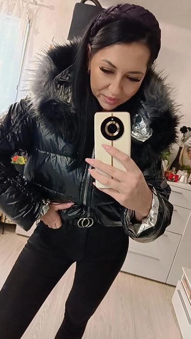 Puchowa pikowana ciepła oversize czarna błyszcząca kurtka futerko