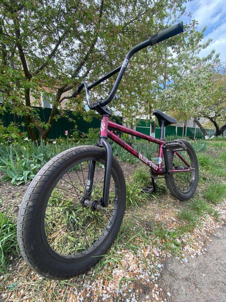 Велосипед Bmx (20")в гарному стані, без вмятин і тріщин.