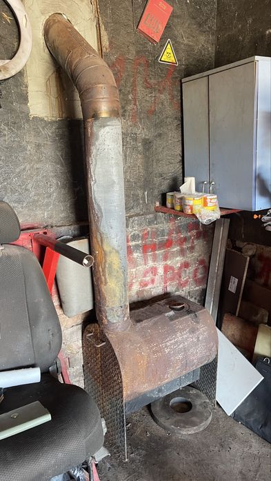 Продам гараж з інструментом під сто