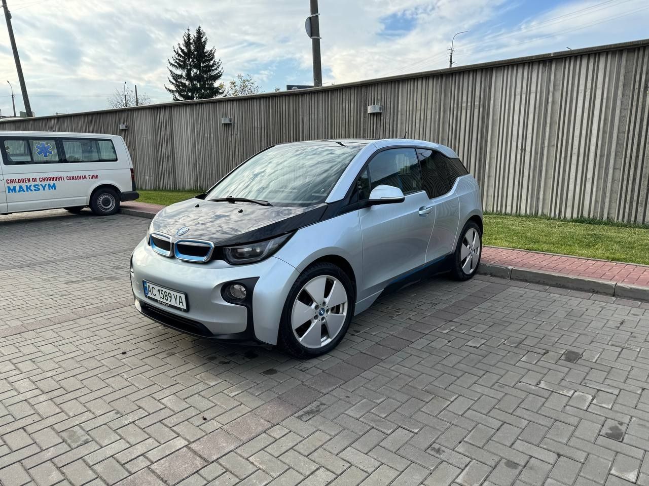 BMW i3 2015 електро SOH 89%. 19kw залишок, ксенон