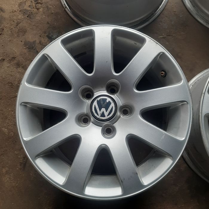 Sprzedam felgi aluminiowe r15