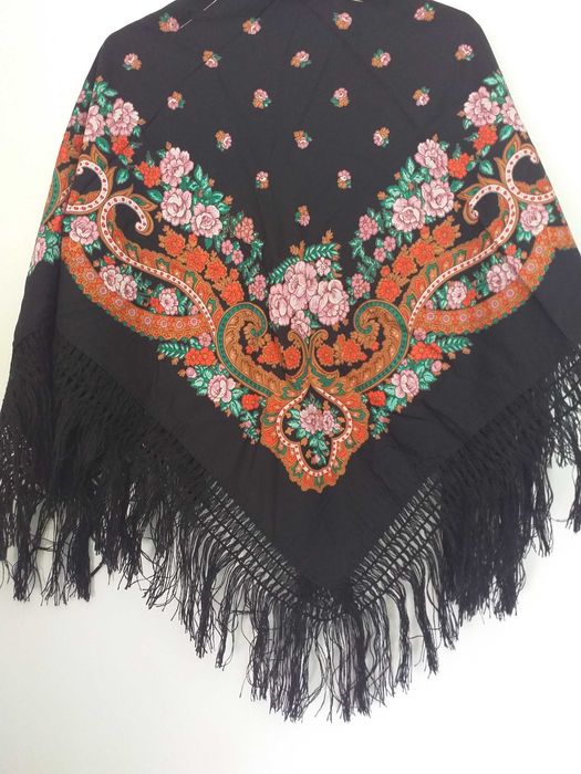 Lenços regionais com franja