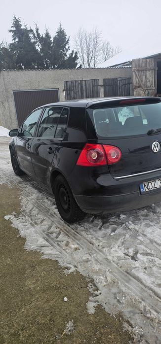 Sprzedam Golfa V z 2004 roku benzyna