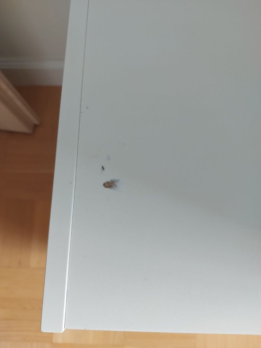 Regał Ikea z pojemnikami