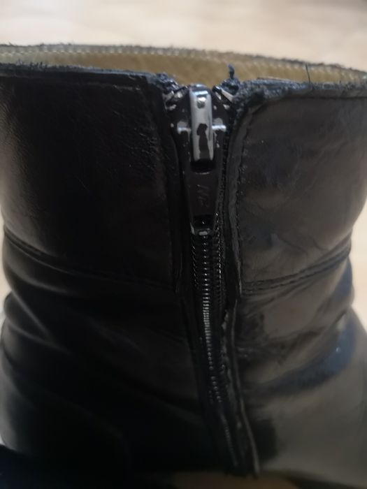 Botas pretas de senhora