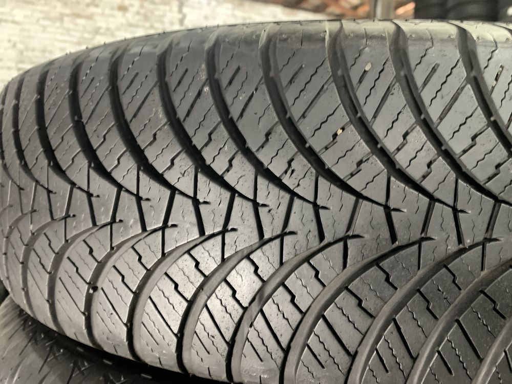 Комплект шин всесезонных 215/70 16 Falken all seasons AS210