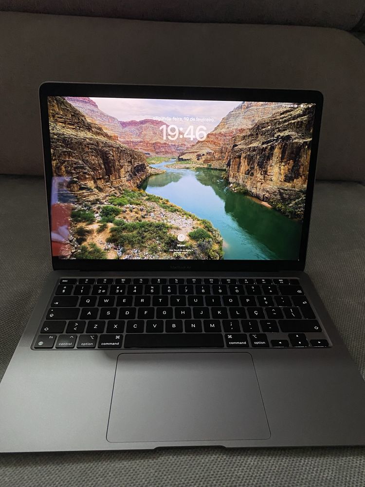 Macbook Air APPLE