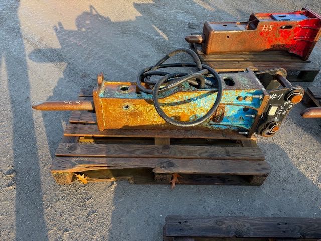 MŁOT hydrauliczny do koparko ładowarki używany