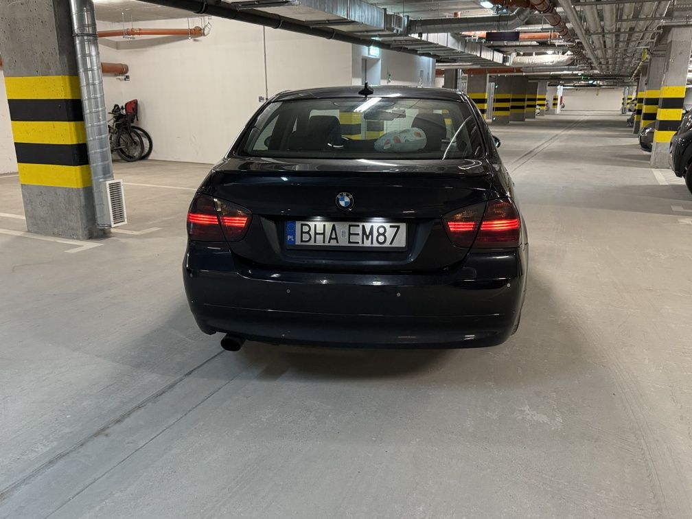BMW E90 320d 2007r. M47 163km automat garażowana felgi 18' M pakiet