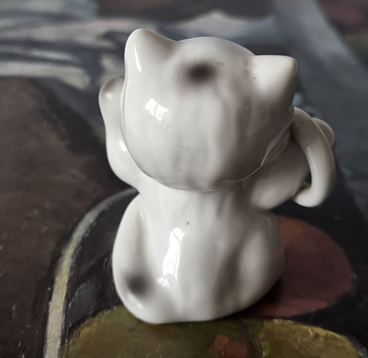 Figurka kot Rumunia  piękna stara porcelana