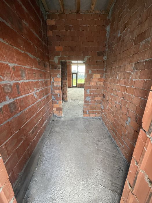 Будинок біля Десни,Зазимʼя,Лівий берег,асфальт,закрита територія