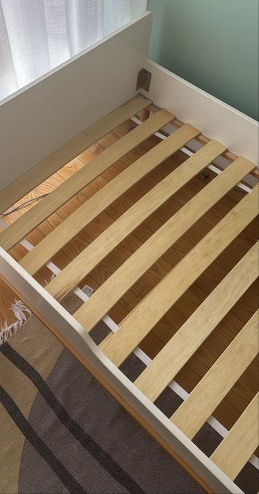 Cama de criança em madeira