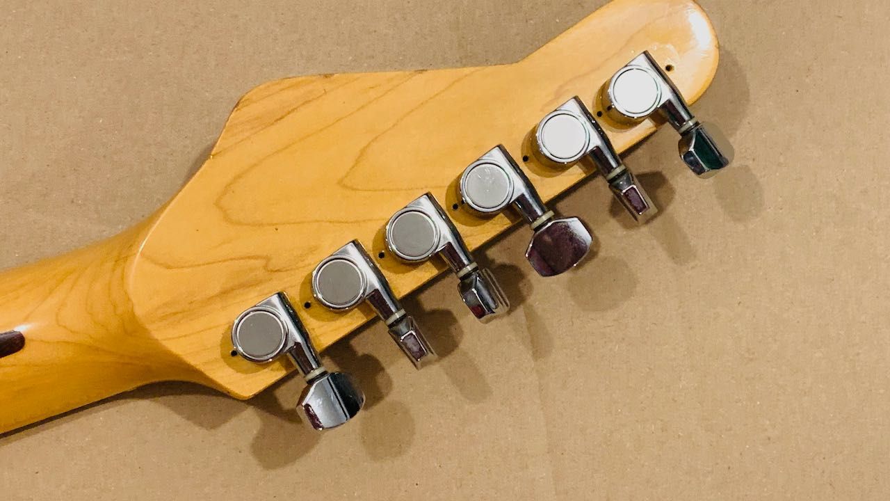 VESTER Tradition Series - gitara elektryczna stratocaster VINTAGE 80's