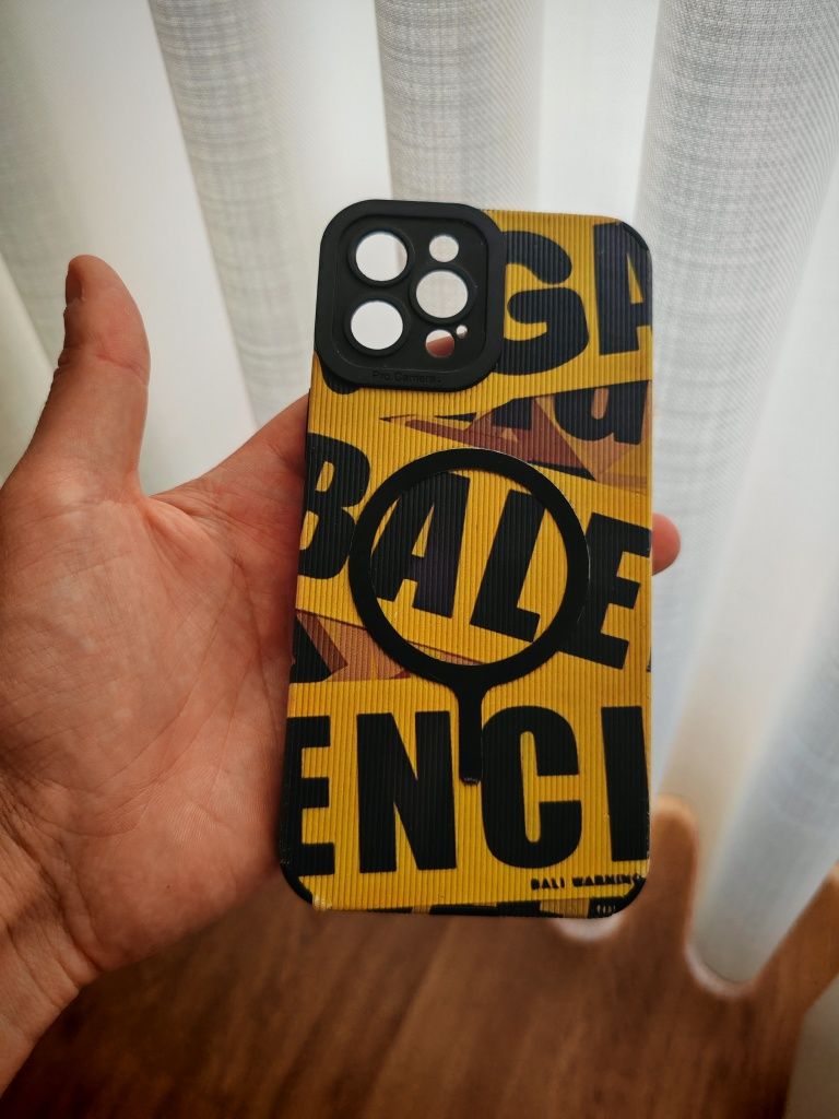 Capa iPhone 12 pro max balenciaga